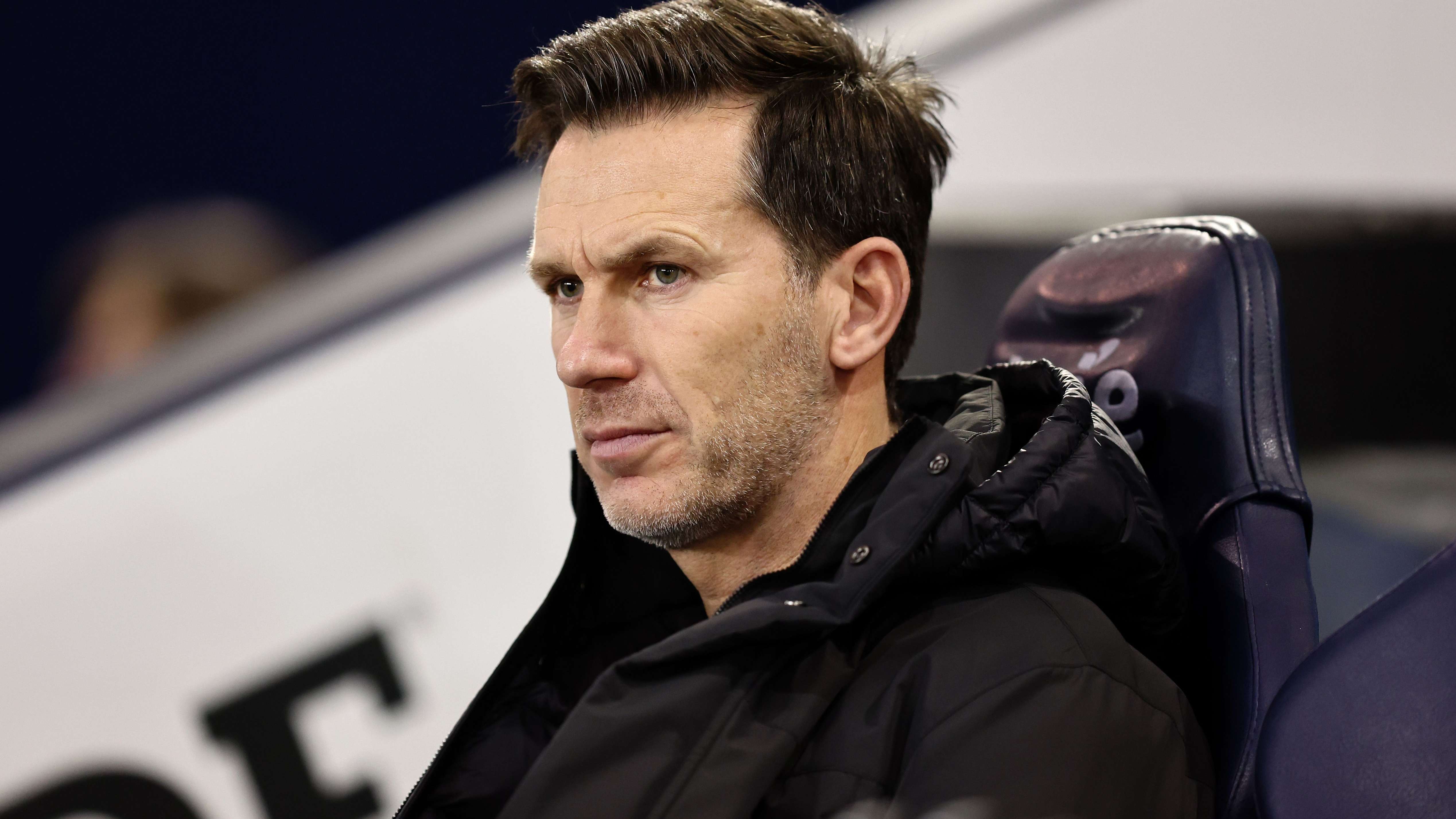 際及國內比 際及國內比