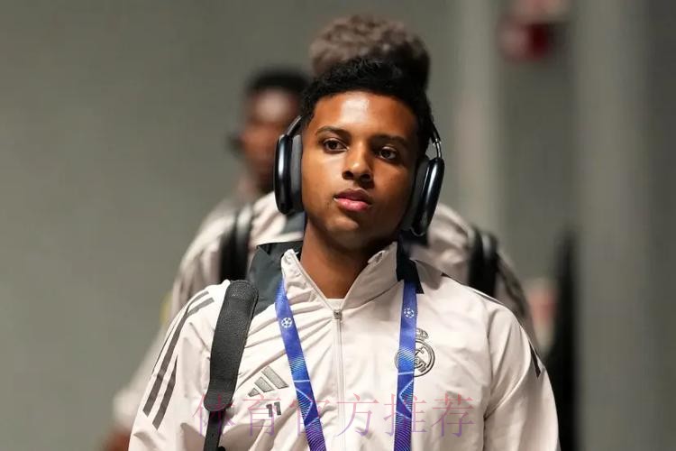 西媒:罗德里戈对热身后不上场很不满! 西媒:罗德里戈对热身后不上场很不满!