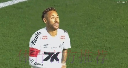 超级单刀!33岁内马尔跳舞庆祝:40米奔袭破门 破107天球荒 超级单刀!33岁内马尔跳舞庆祝:40米奔袭破门 破107天球荒